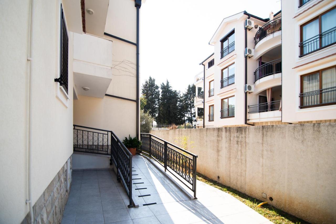 Boka Apartment Baošići Exteriör bild